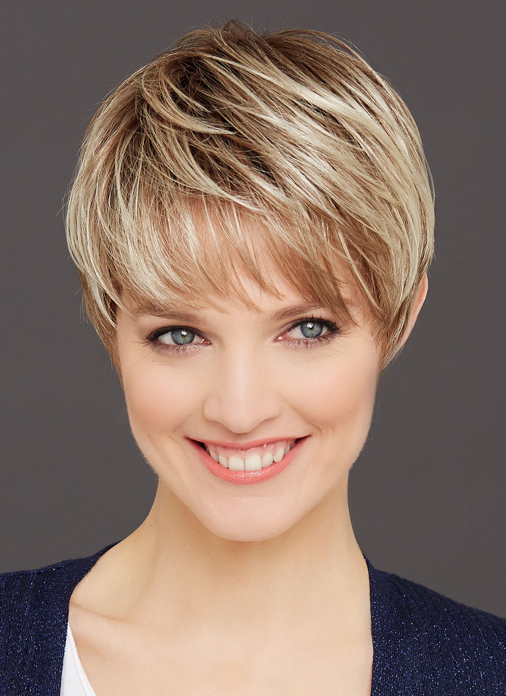 Chic Short  Cut Blonde  Synthetic Hair  Ladies Wigs